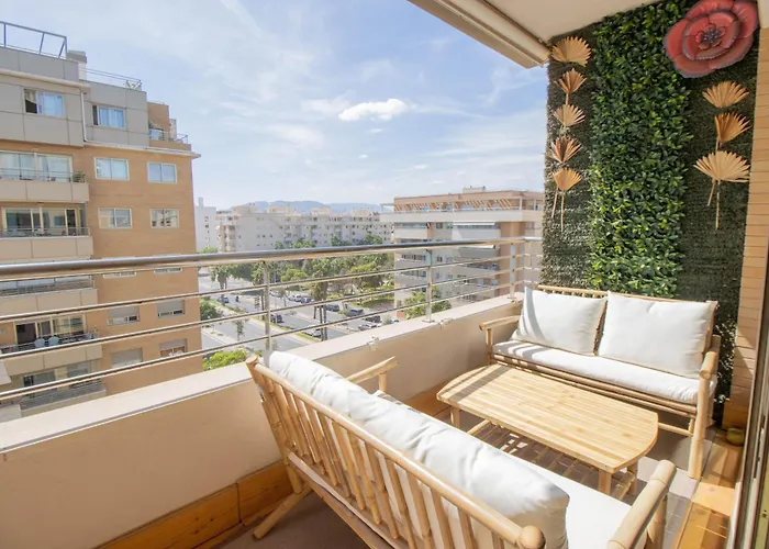Beachfront Oasis דירה *